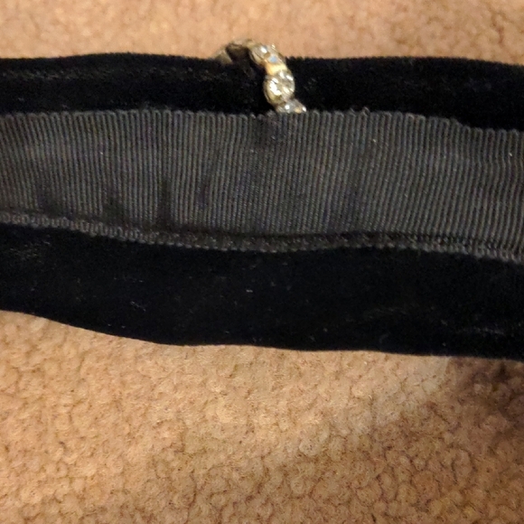 Vintage Holt Renfrew Black Velvet Headband with Rhinestone Accent Trim Detailing - Picture 7 of 10